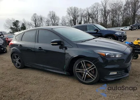2017 Ford Focus St z USA, uszkodzony, nr VIN 1FADP3L99HL338733